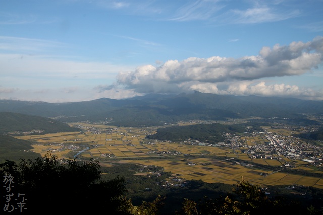 遠野・岩手県遠野市・めがね橋・卯子酉神社・遠野駅・カッパ像・遠野食肉センター・ジンギスカン定食・カッパ淵・語り部・とおの昔話村・五百羅漢・デンデラ野・新川神社・風の丘・伝承館・山口の水車・柳田国男・続石・千葉家・綾織の水車・乳神様・ふるさと村・高清水展望だ代・トオヌップ・画像・旅すずめ・与平