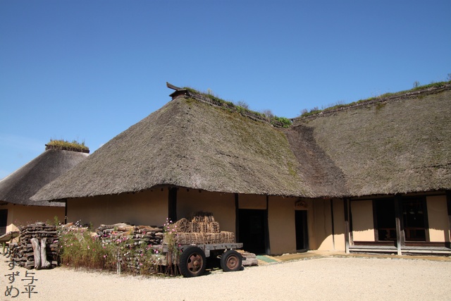 遠野・岩手県遠野市・めがね橋・卯子酉神社・遠野駅・カッパ像・遠野食肉センター・ジンギスカン定食・カッパ淵・語り部・とおの昔話村・五百羅漢・デンデラ野・新川神社・風の丘・伝承館・山口の水車・柳田国男・続石・千葉家・綾織の水車・乳神様・ふるさと村・高清水展望だ代・トオヌップ・画像・旅すずめ・与平