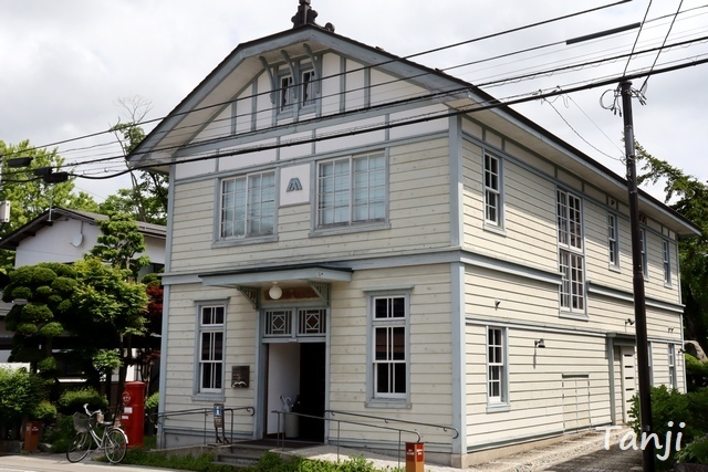 10 96 山形県金山町、金山の町並み、大堰、画像 Yamagata Kaneyama.jpg