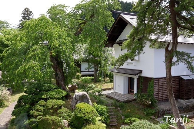 13 96 山形県金山町、金山の町並み、大堰、画像 Yamagata Kaneyama.jpg